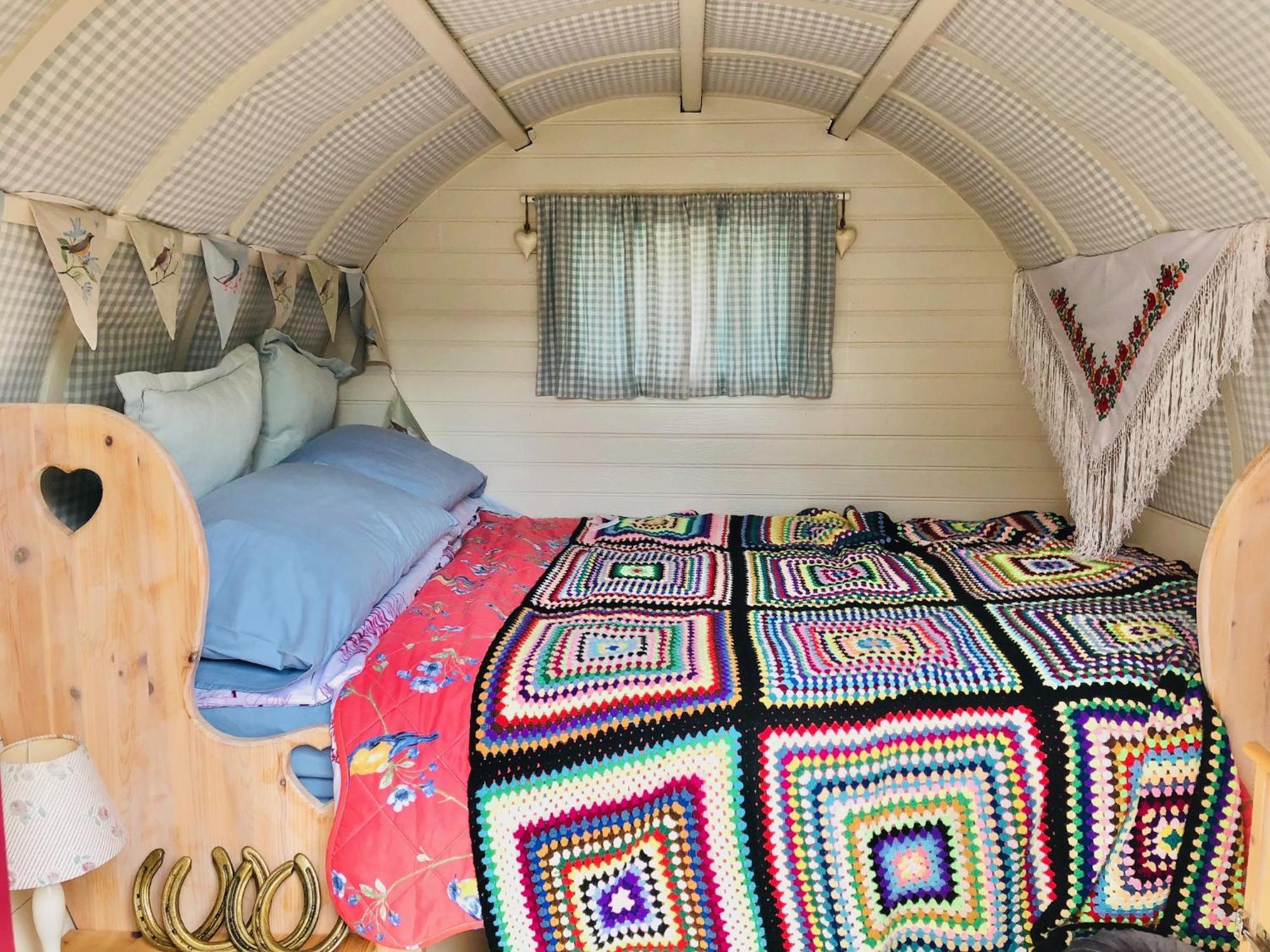 Bowtop Wagon At Lettoch Farm 키이스 외부 사진